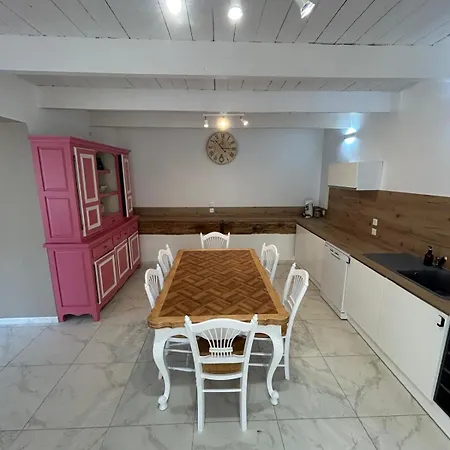 Les Maisons De Lina Holiday home